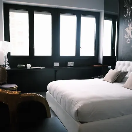 Comecasa Prestigious Turati Apartment Milan